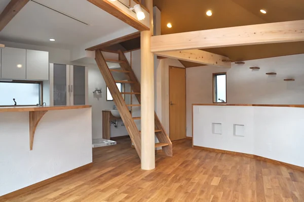 リビング・屋根裏